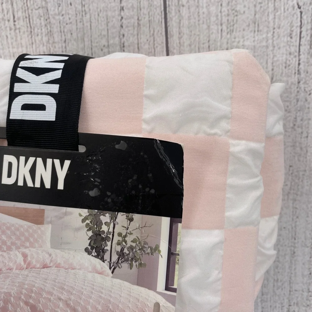 DKNY Duvet Cover Set King Pink White Checkered Puckered Texture Pastel Girly